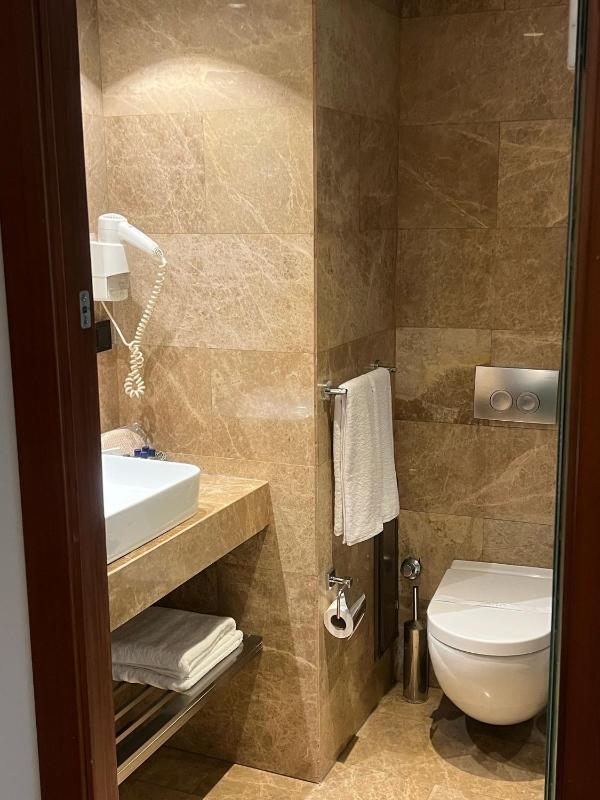 Deluxe Family Suite image 3