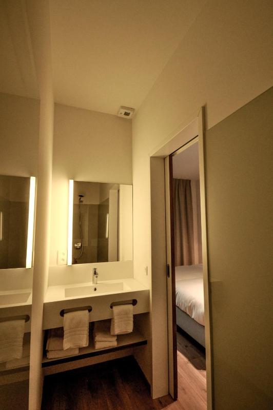 One-Bedroom Apartment image 2
