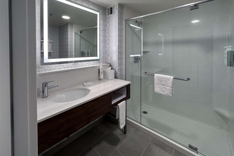 King Room - Hearing Access/Non-Smoking image 2