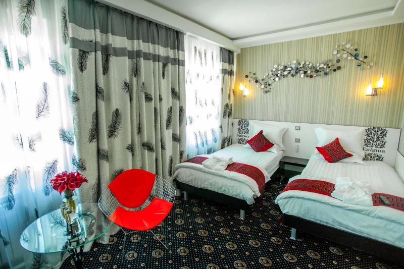 Superior Twin Room image 1