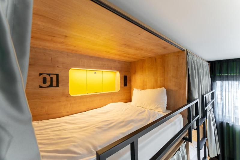 Quadruple Room with Bathroom image 3