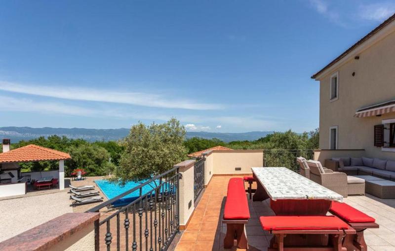 Villa Grande heated pool&whirpool&sauna&pet friendly Krk - image 14