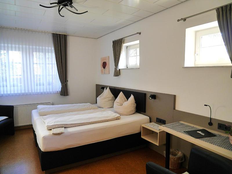 Double Room image 1