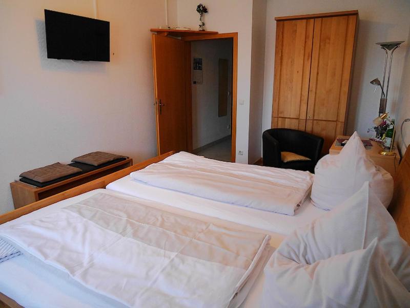 Double Room - Disability Access image 3