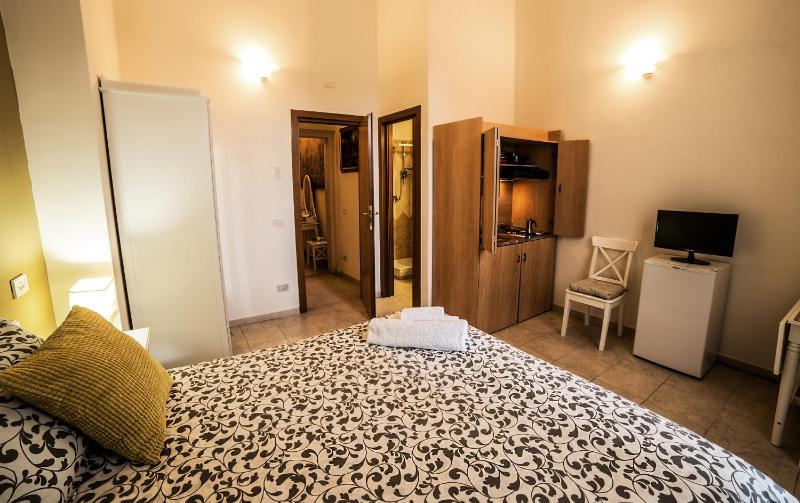 Studio with Balcony (2 Adults) image 4