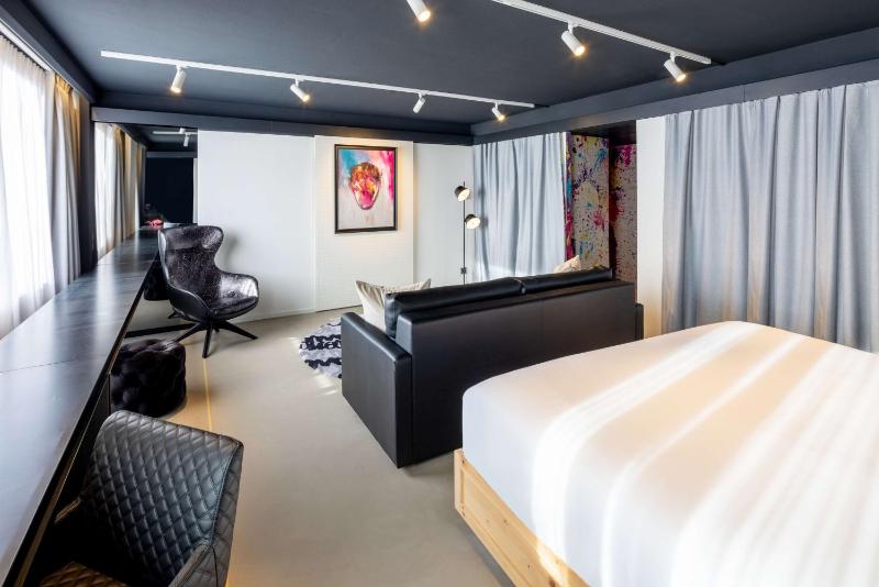 Gallery Suite image 4