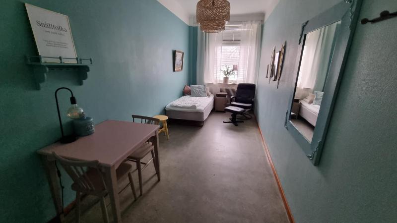 Single Room with Shared Bathroom image 1