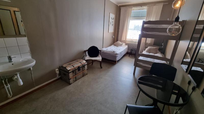 Triple Room with Shared Bathroom image 1