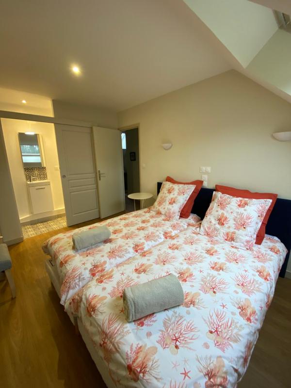 Three-Bedroom House image 4