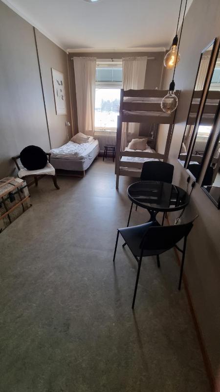 Twin Room with Shared Bathroom image 2
