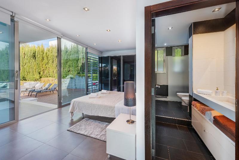Villa Rockstar Alcudia - by EMERALD STAY - image 14