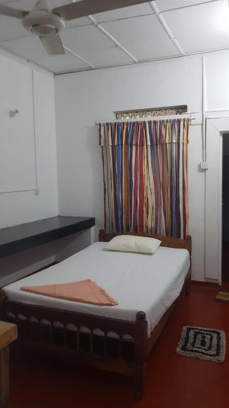 Kingfisher Guesthouse and Hostel - image 7