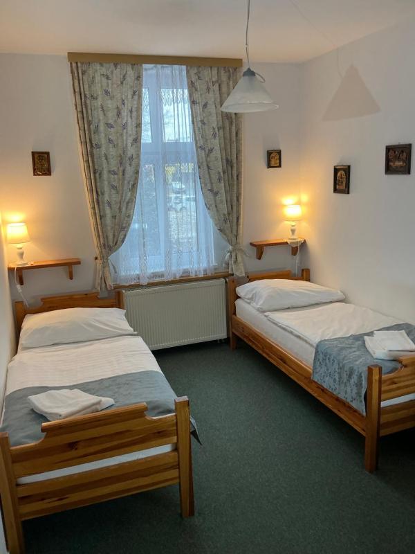 Double or Twin Room image 2