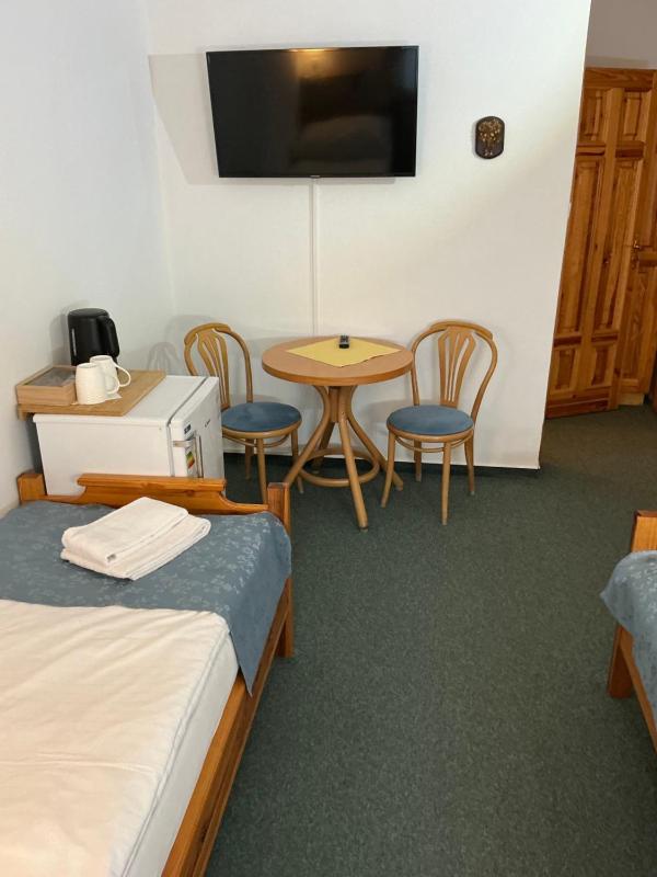 Double or Twin Room image 4