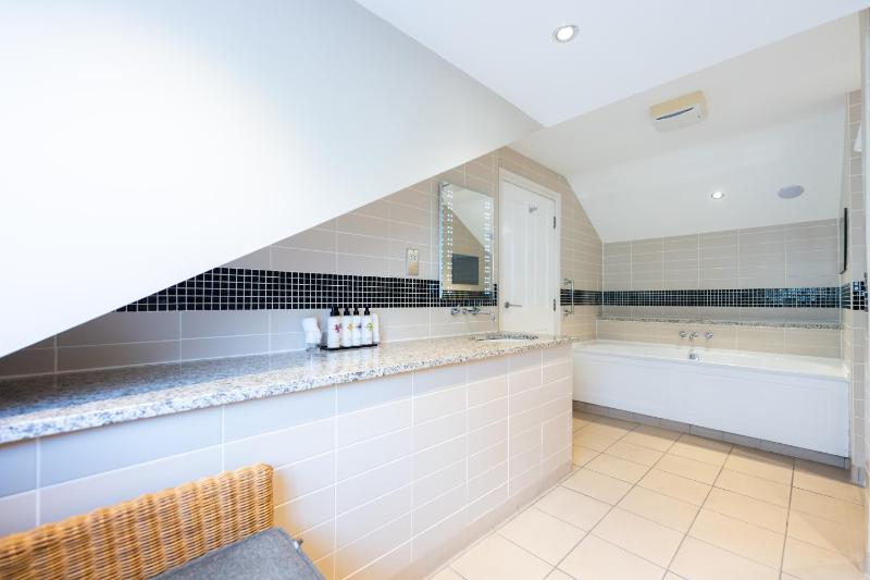 Luxury Double Room image 2