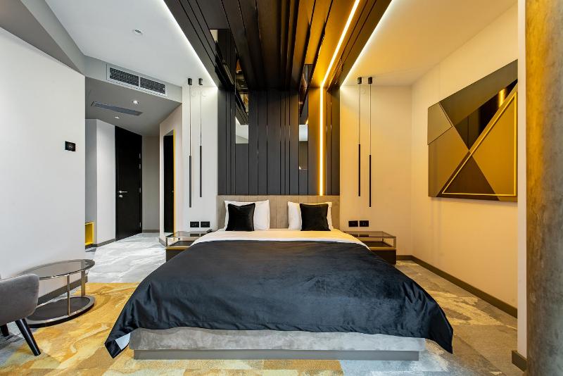 Deluxe Double Room image 3