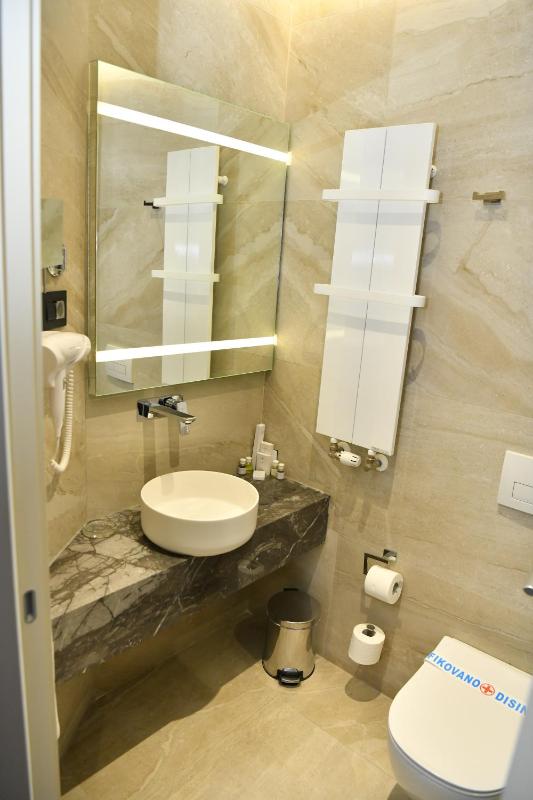 Single Room with Terrace image 1