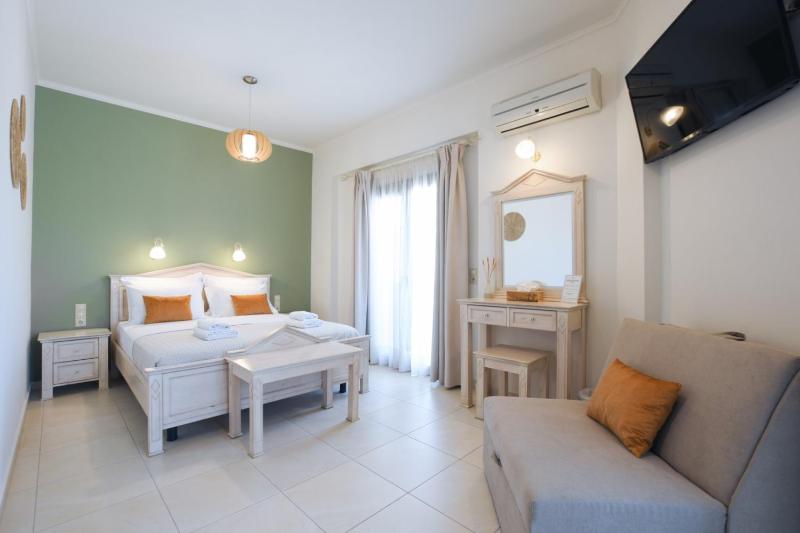 Deluxe Double Room image 1