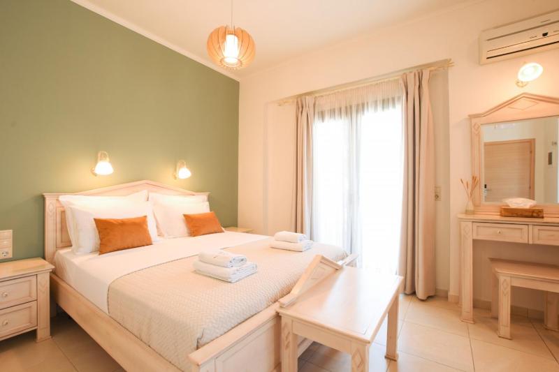 Deluxe Double Room image 4
