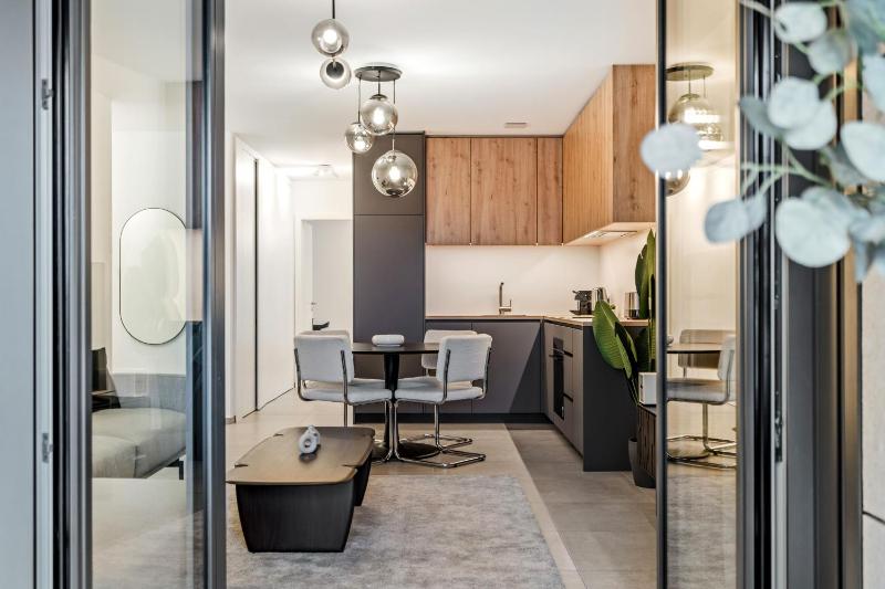 Luxurious 1-BR Apt in Gasperich Luxembourg - image 15
