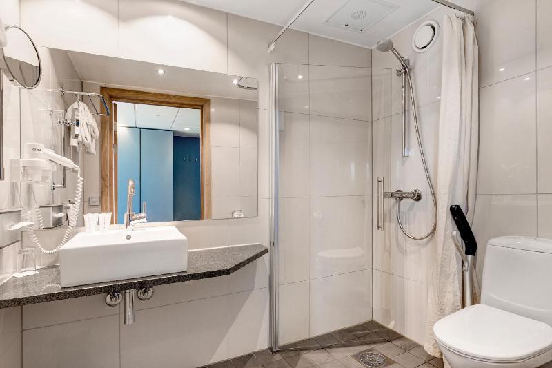 Superior Twin Room image 2