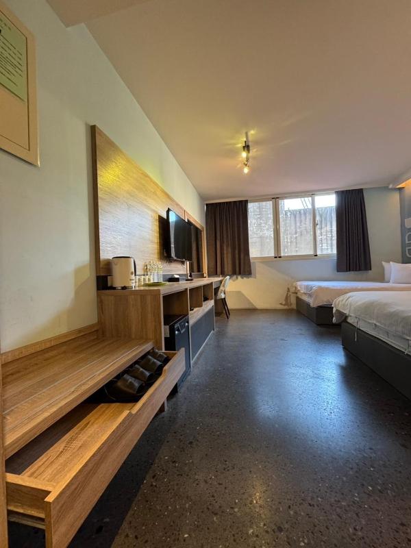 Travel Light Hotel - image 41