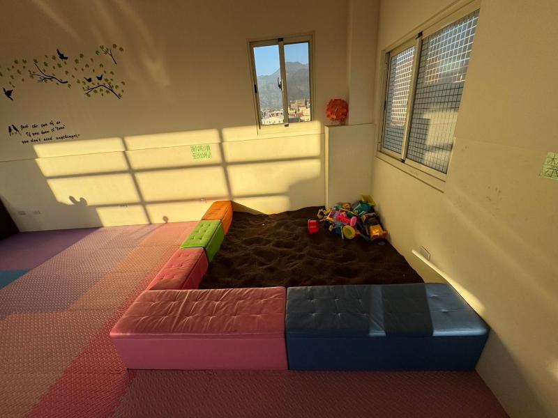 Travel Light Hotel - image 8