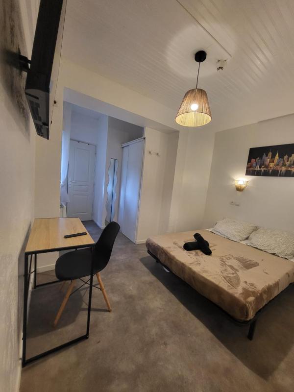 Double Room with Garden View image 4