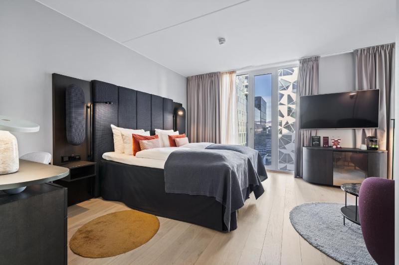 Deluxe Twin Room image 3