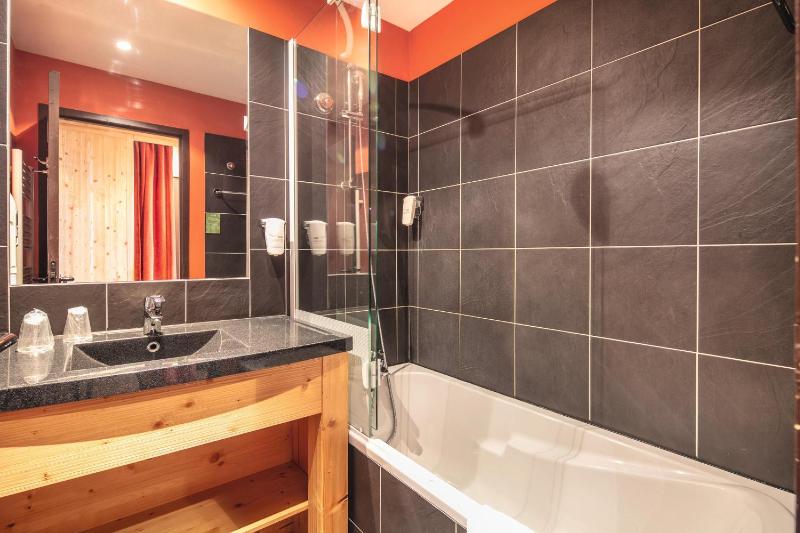 Double Room with Mountain View image 3