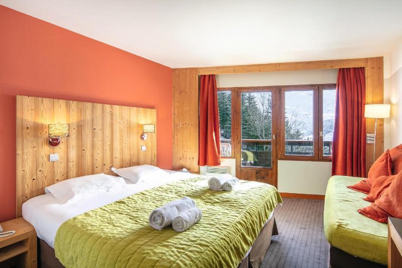Triple Room with Balcony image 1