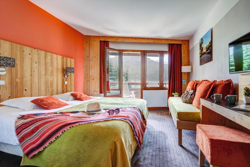 Triple Room with Balcony image 3
