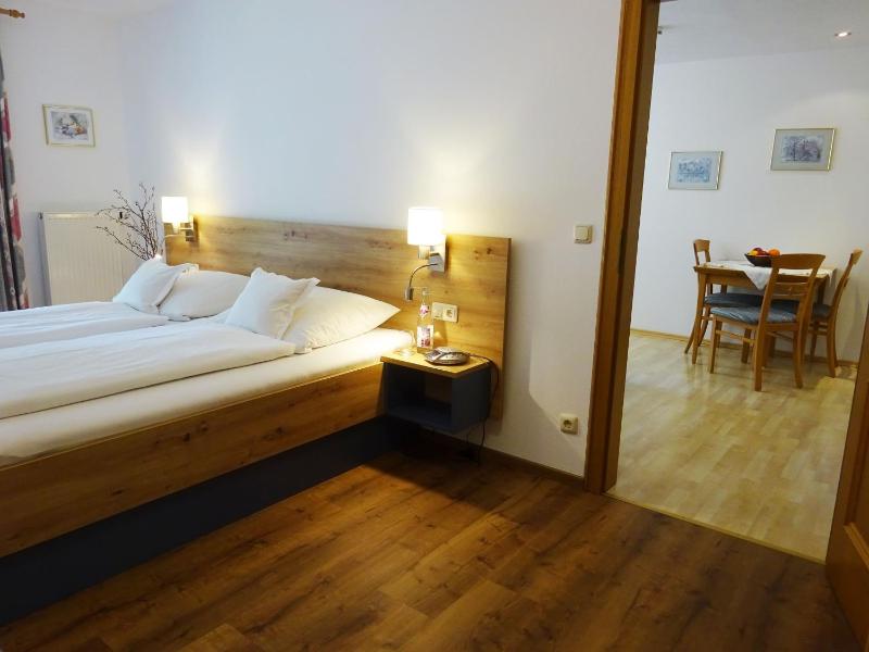 One-Bedroom Apartment image 4