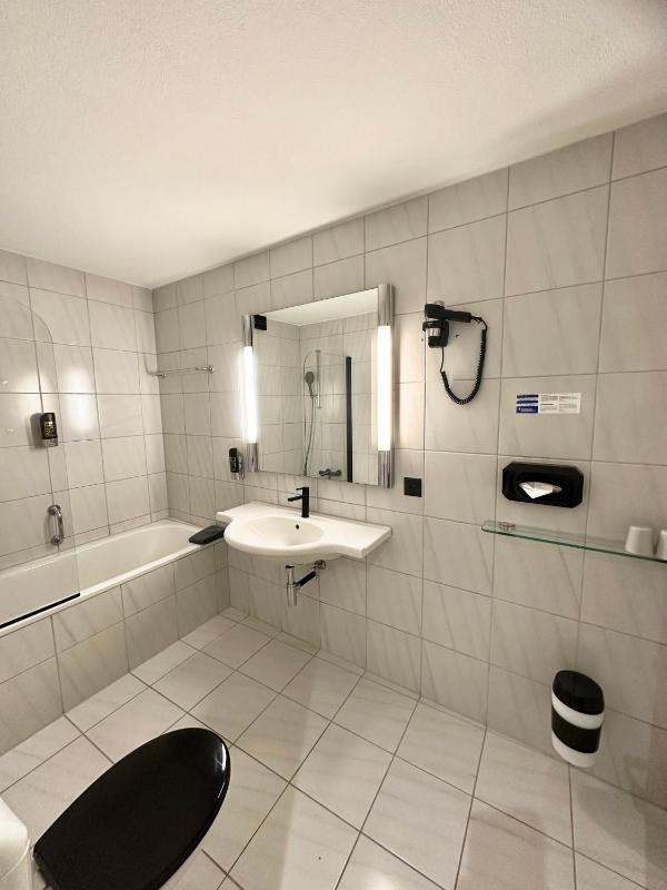 Double Room image 4