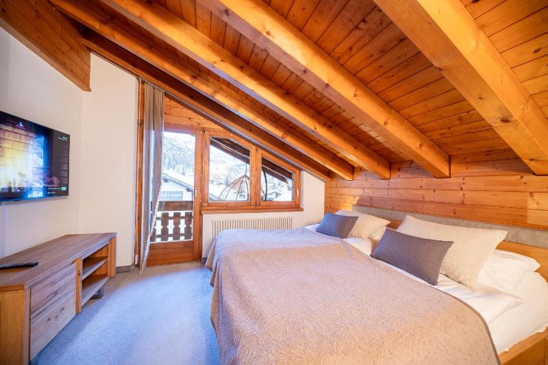 Hotel Ambiance - image 5