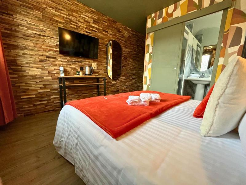 Standard Queen Room image 3