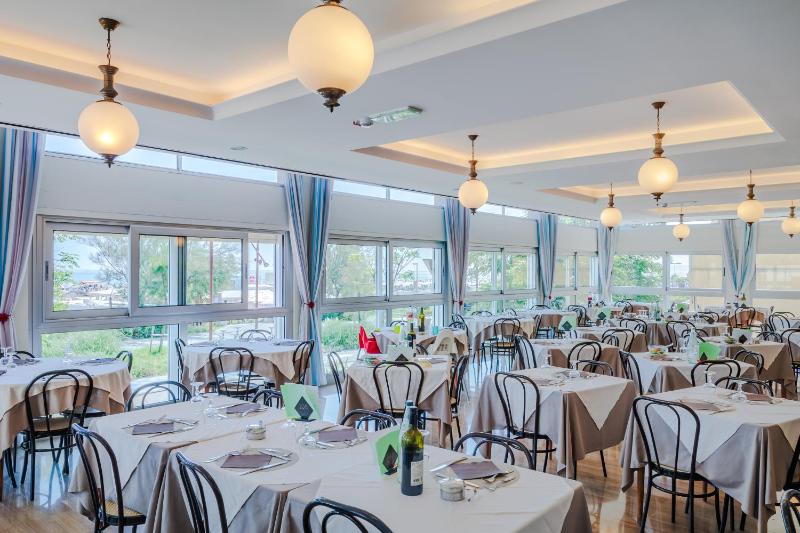 Hotel Centrale Miramare - image 11