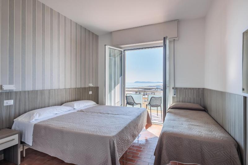 Hotel Centrale Miramare - image 21
