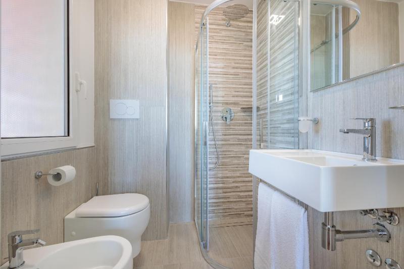 Hotel Centrale Miramare - image 2