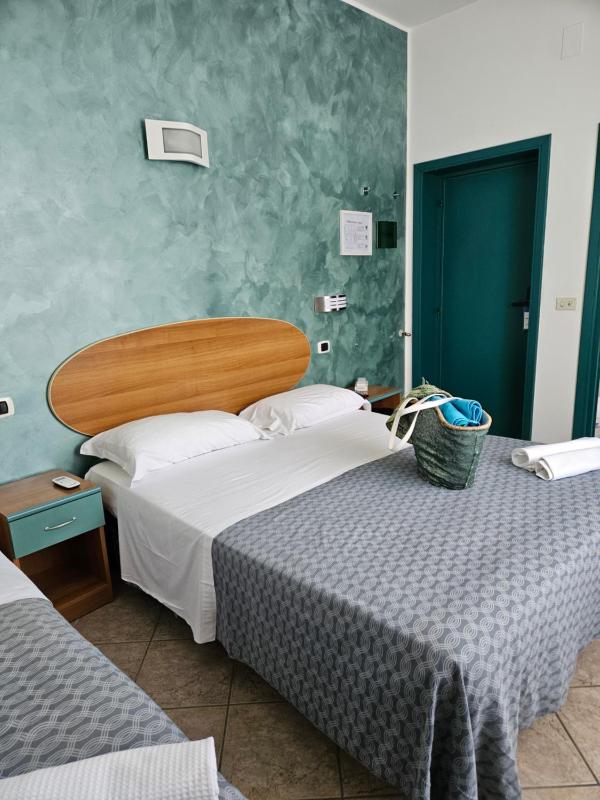 Triple Room image 2