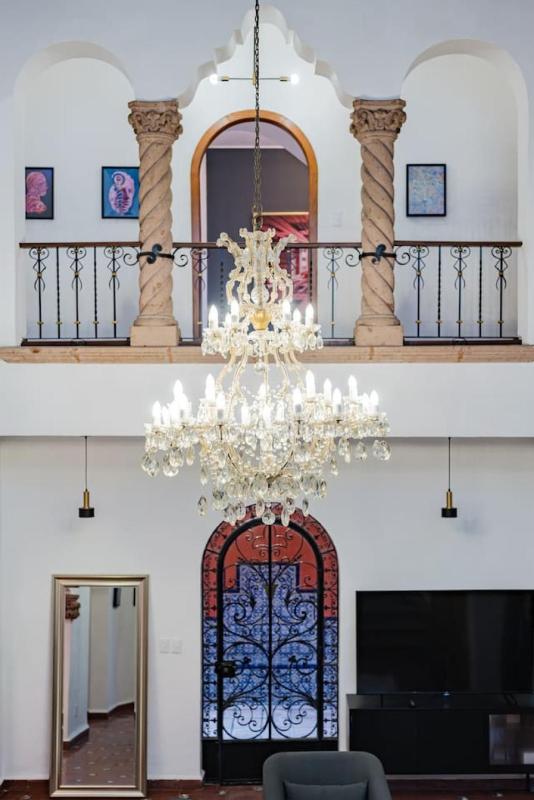 Anzures-Polanco Mansion Group Dining & Parking - image 2
