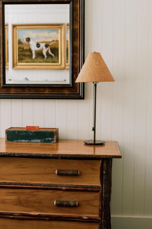 Standard King Room image 3