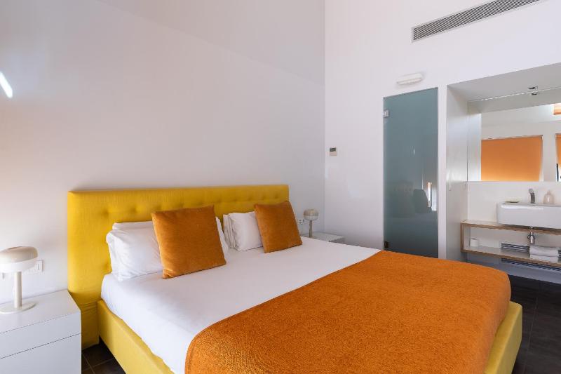 Two-Bedroom Duplex Apartment image 4