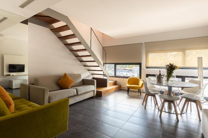 Two-Bedroom Duplex Apartment image 2