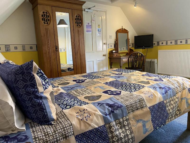 Double Room with Private Bathroom image 2