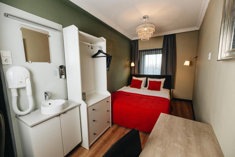 Budget Double Room image 4