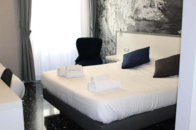 Triple Room image 3