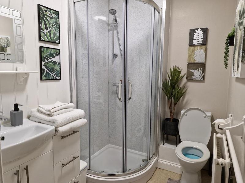 Double Room with Private Bathroom image 4