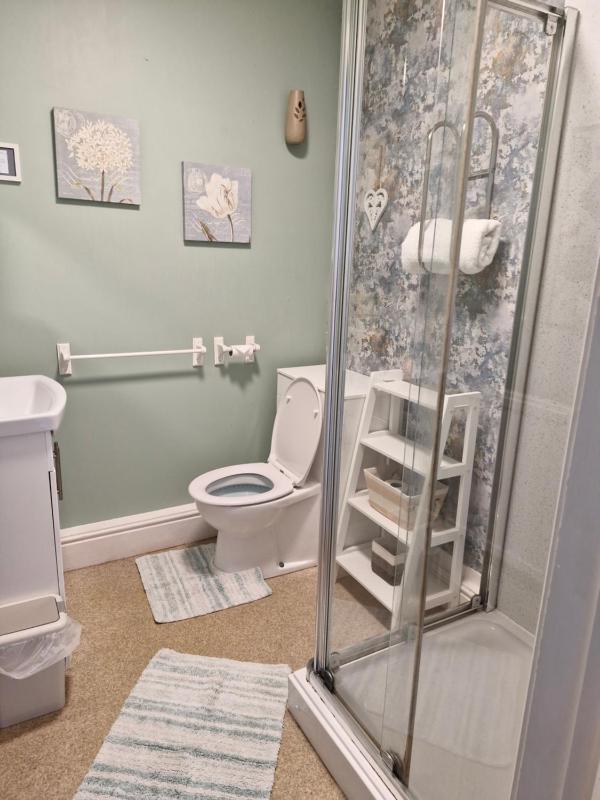 Double Room with Private Bathroom image 1