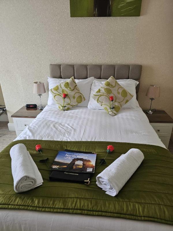 Standard Double Room image 4